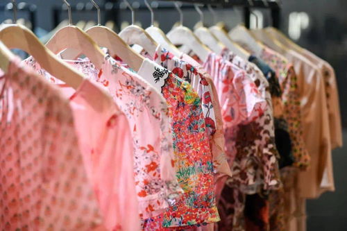 匠心鑄就優(yōu)質(zhì)產(chǎn)品，新漢派服裝從“新”出擊服裝服飾零售